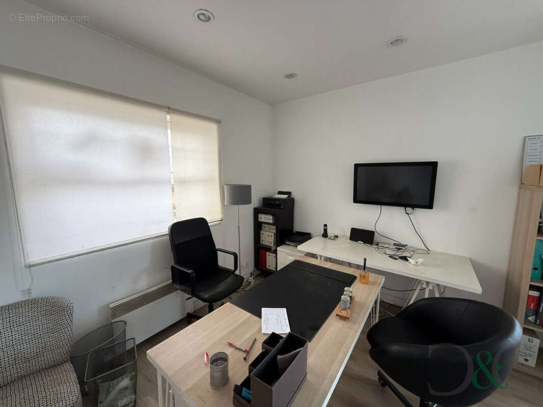 Commerce à BORMES-LES-MIMOSAS