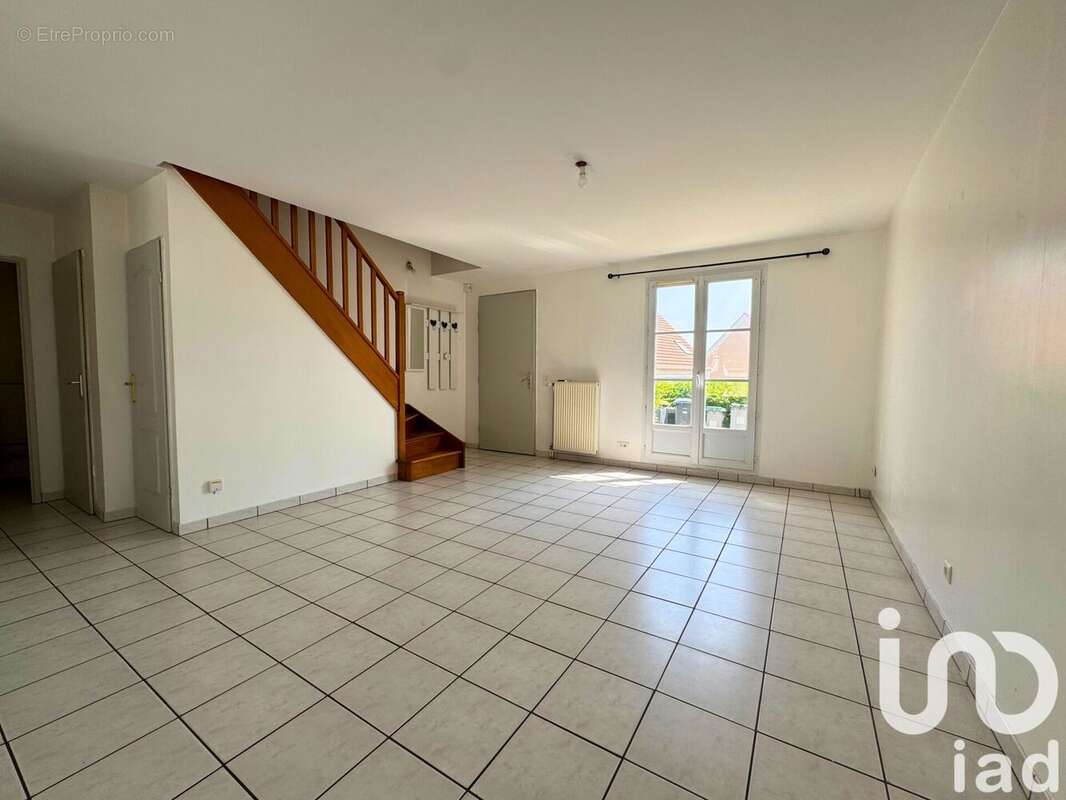 Maison 95 m² à Linas  - photo 8