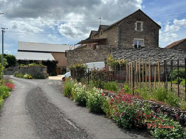 Maison à SEVERAC-LE-CHATEAU
