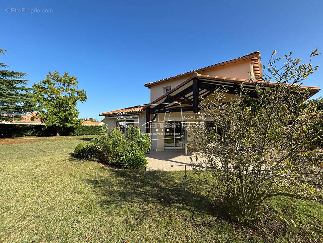 Maison à SAINT-JULIEN-DE-CONCELLES