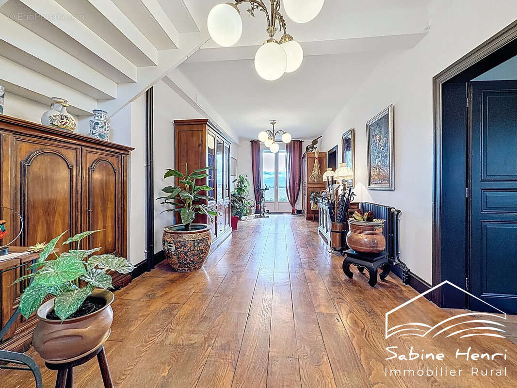 Maison à MIRANDOL-BOURGNOUNAC