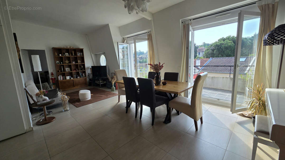 Appartement à NANTERRE