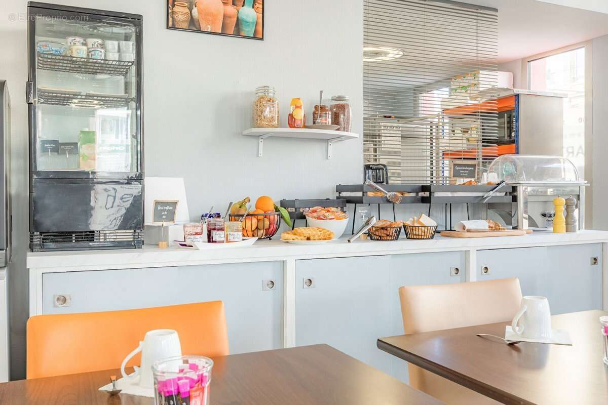 INVESTISSEMENT LOCATIF  NICE - Résidence Appart'City Classic Nice Acropolis- 6.42% de rentabilité - photo 6