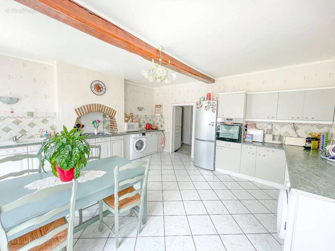 Maison 175 m² à Chennegy  - photo 4