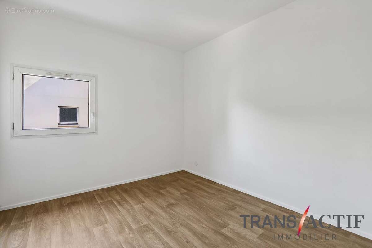 Appartement à COURCOURONNES