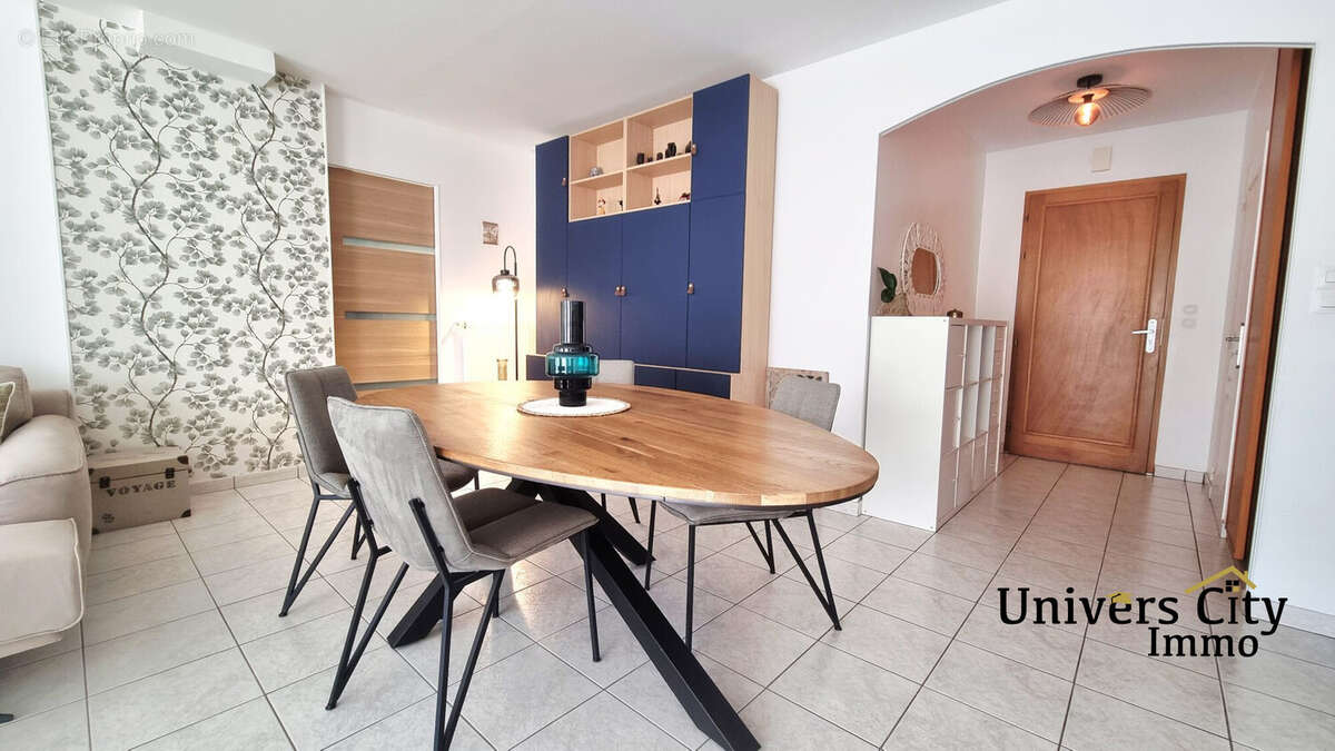 Maison à SAINTE-LUCE-SUR-LOIRE