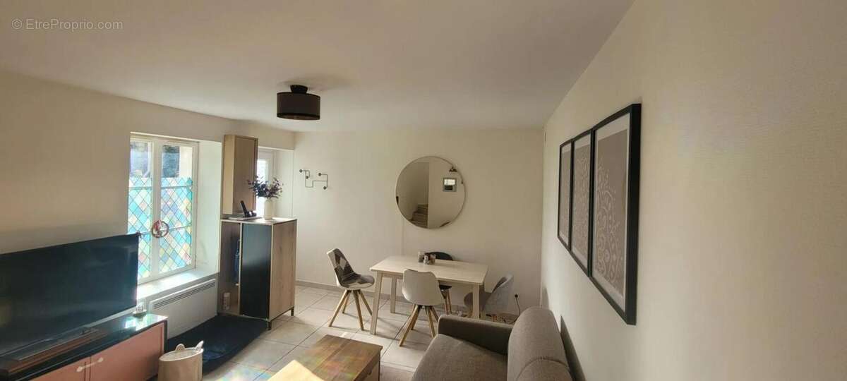 Maison à EPIAIS-RHUS