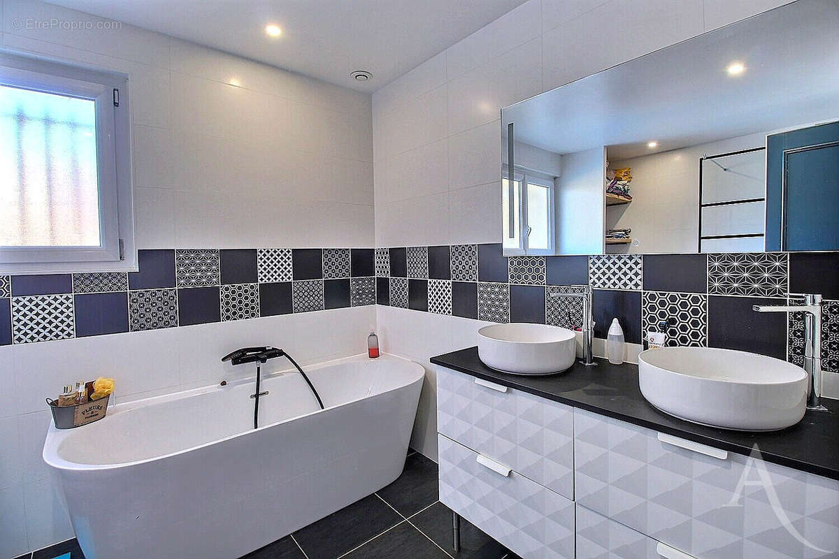 Maison à VILLENAVE-D'ORNON