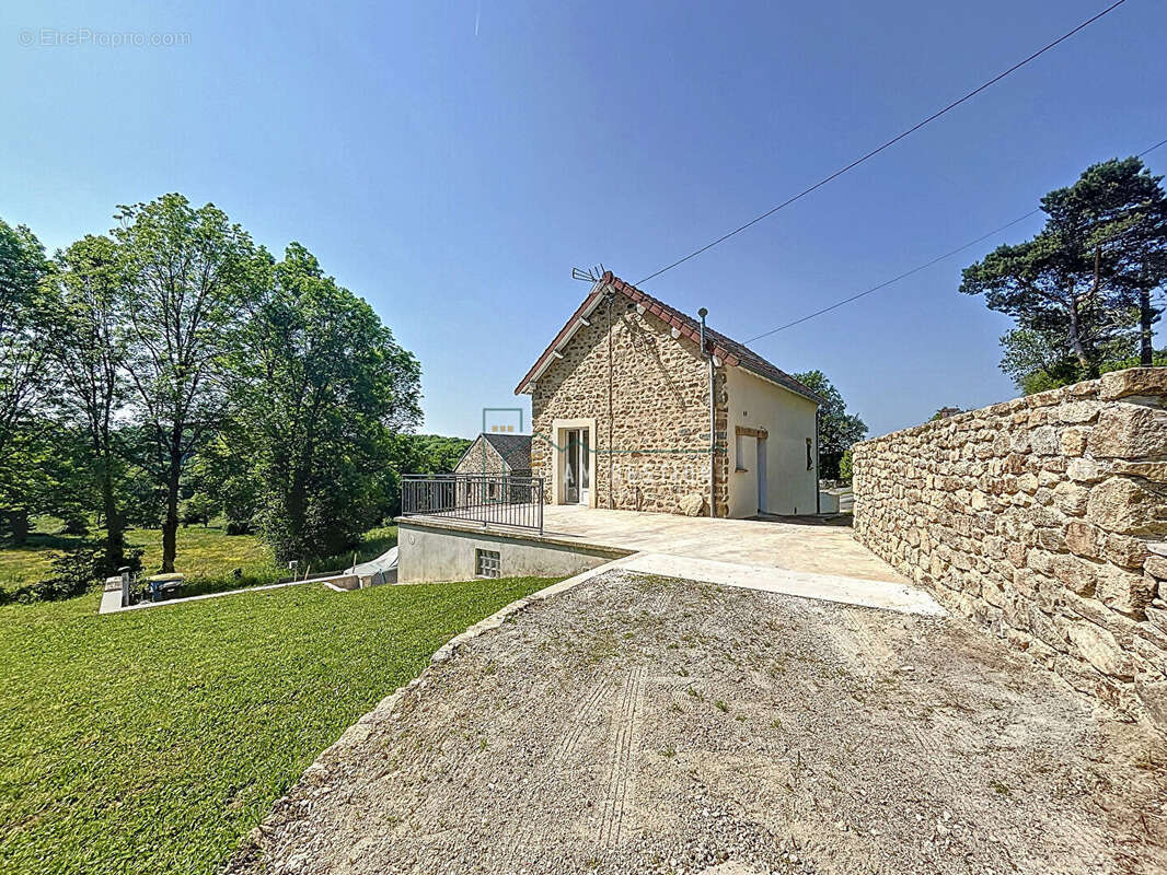 Ensemble immobilier - entièrement rénovée - photo 7