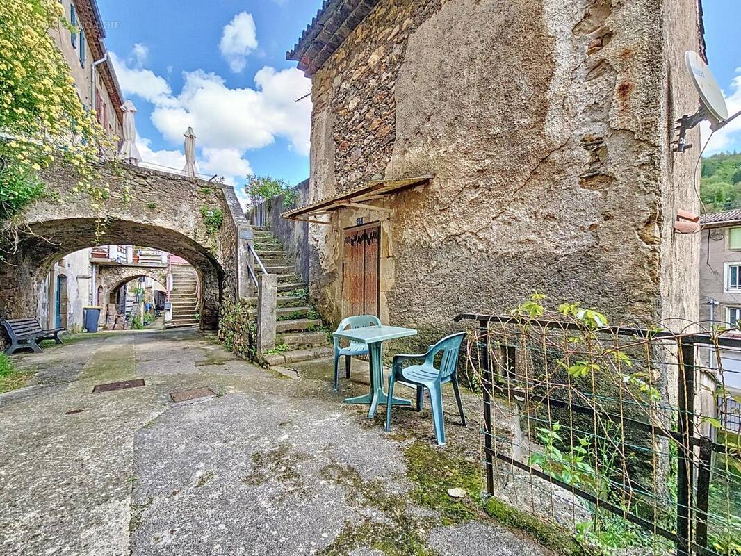 Photo 1 - Maison à SAINT-ETIENNE-ESTRECHOUX