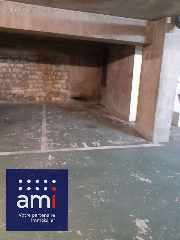 Parking à PARIS-12E