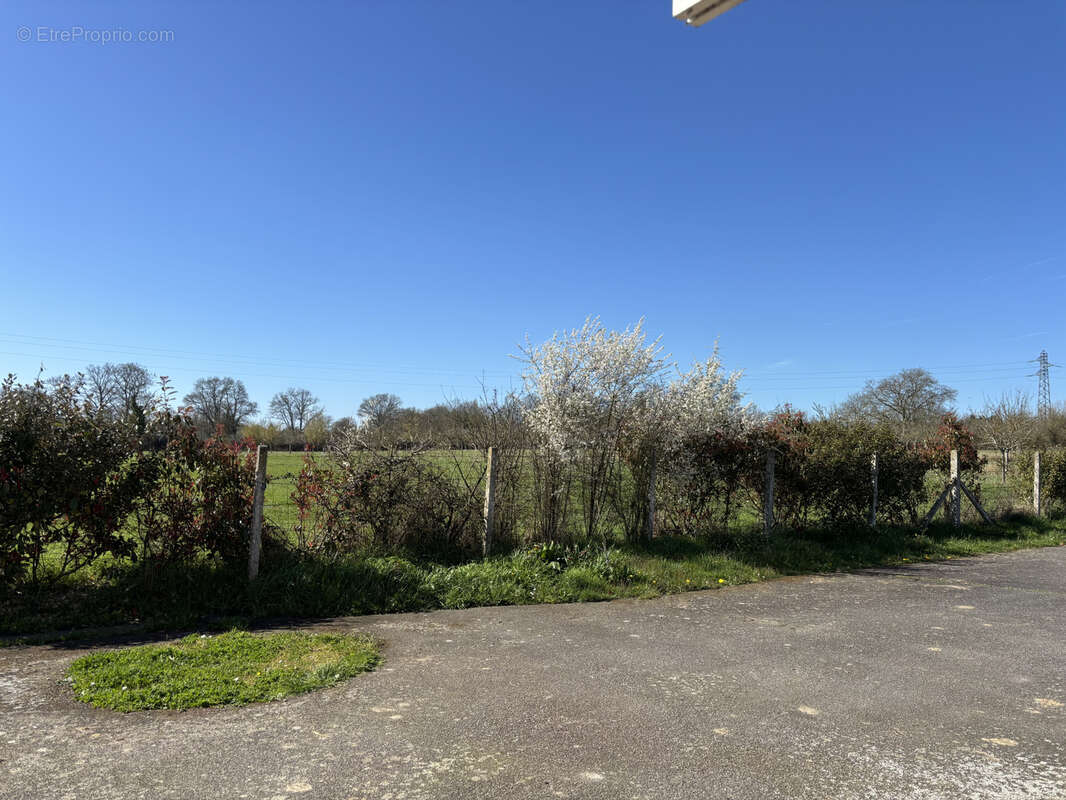 Maison à LE MELE-SUR-SARTHE