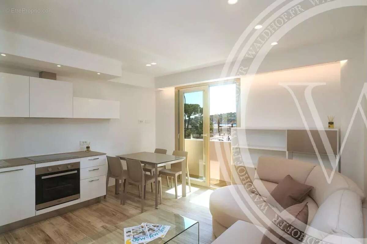 Appartement à ROQUEBRUNE-CAP-MARTIN