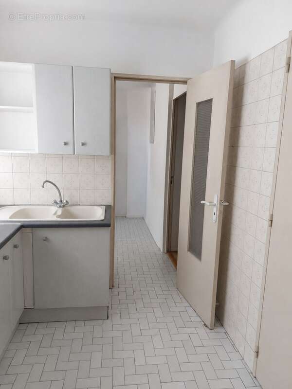 Hyères Gare - Appartement T3 - 77m² - Avec  garage individuel - photo 4
