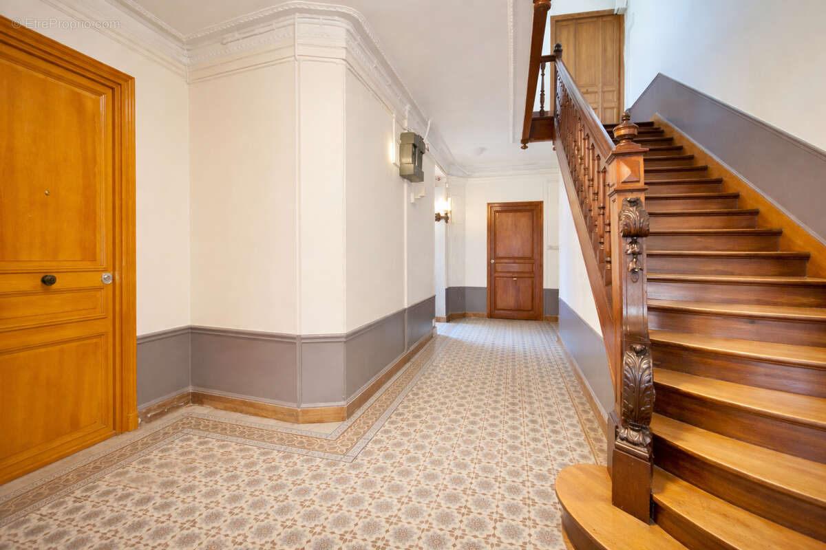 75015 Convention - 2 pièces 43.32 m²  - Charme de l'ancien - photo 5