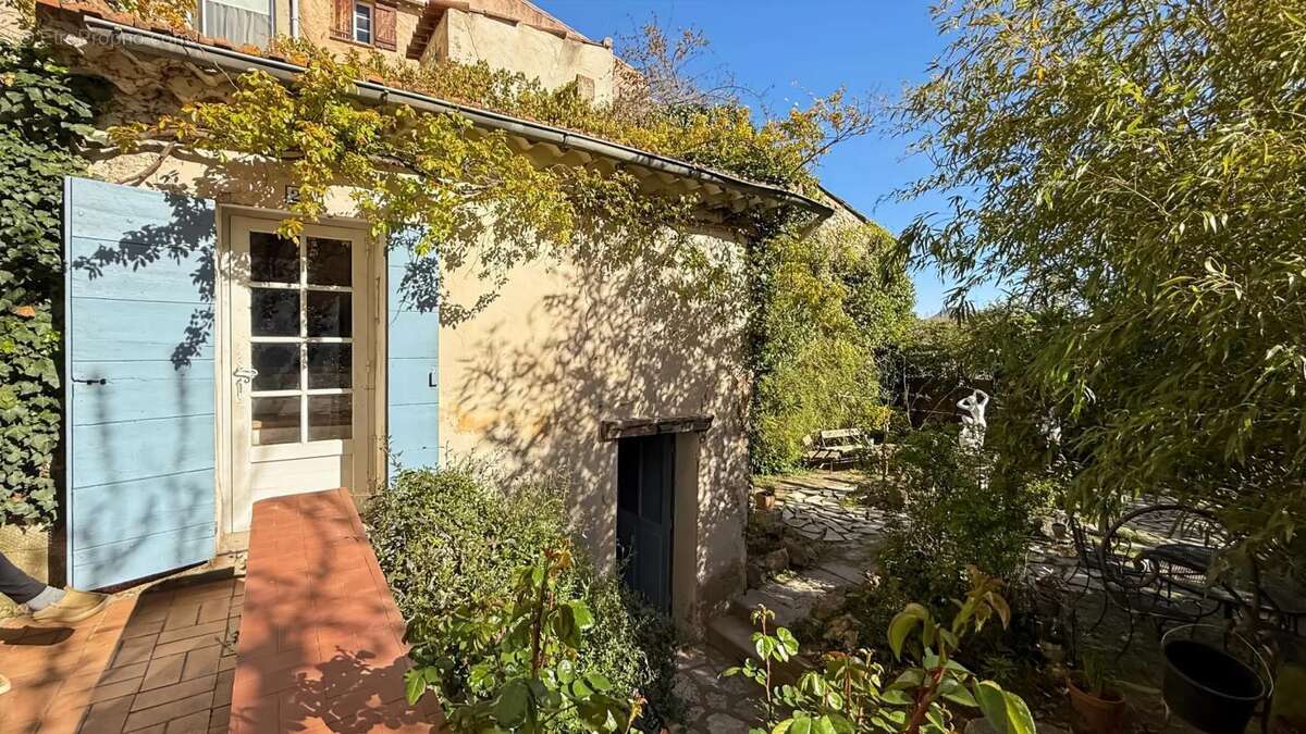 Maison à TAVERNES