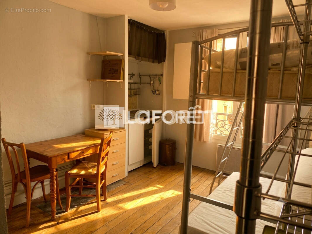 Appartement à PARIS-14E