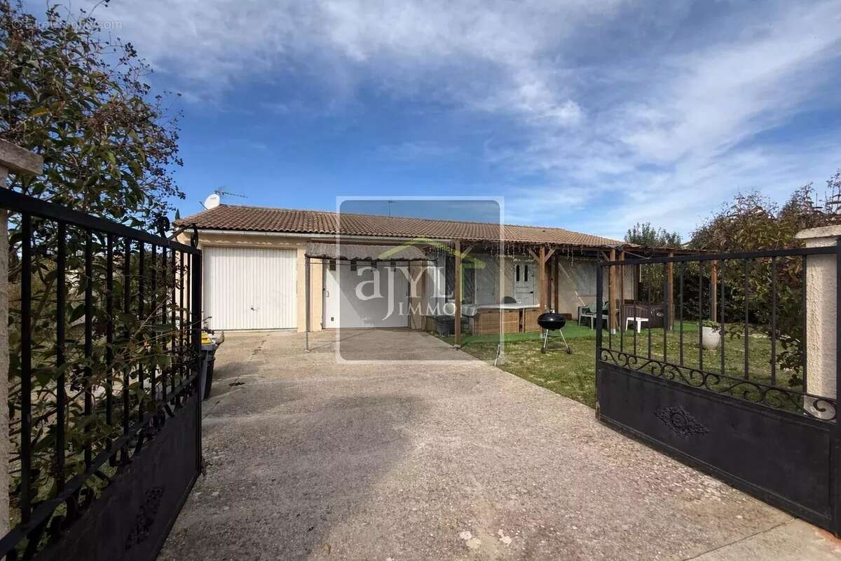 Maison à CHARLEVAL