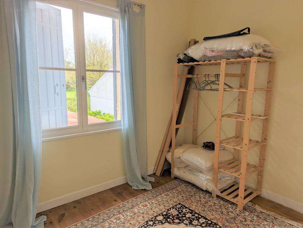 Maison à SAINT-JEAN-D'ANGELY