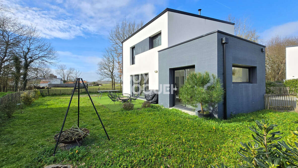 Maison à SAINT-HILAIRE-DE-RIEZ