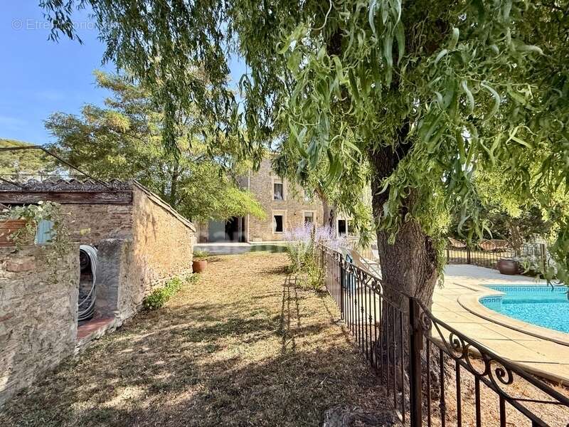 Maison de Maitre CARCASSONNE sur 233m2 habitables , 5 chambres, garage, piscine terrain 1100m2 - photo 4