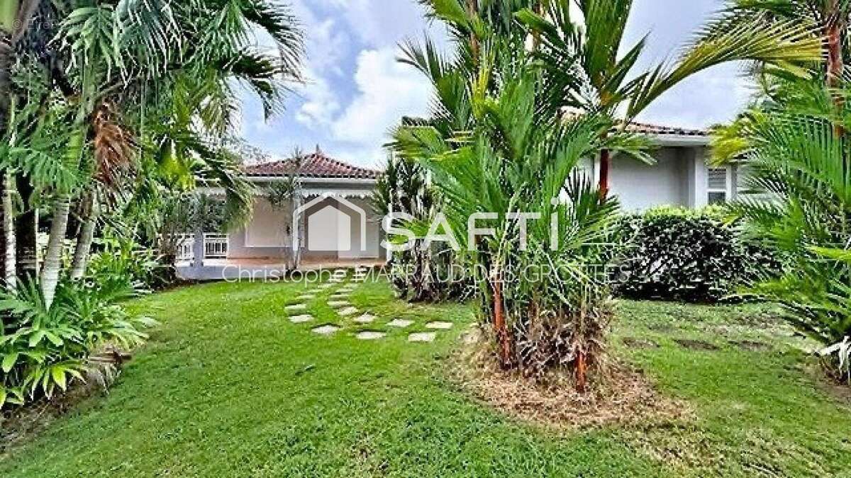 Maison 231 m² à Fort-De-France  - photo 4