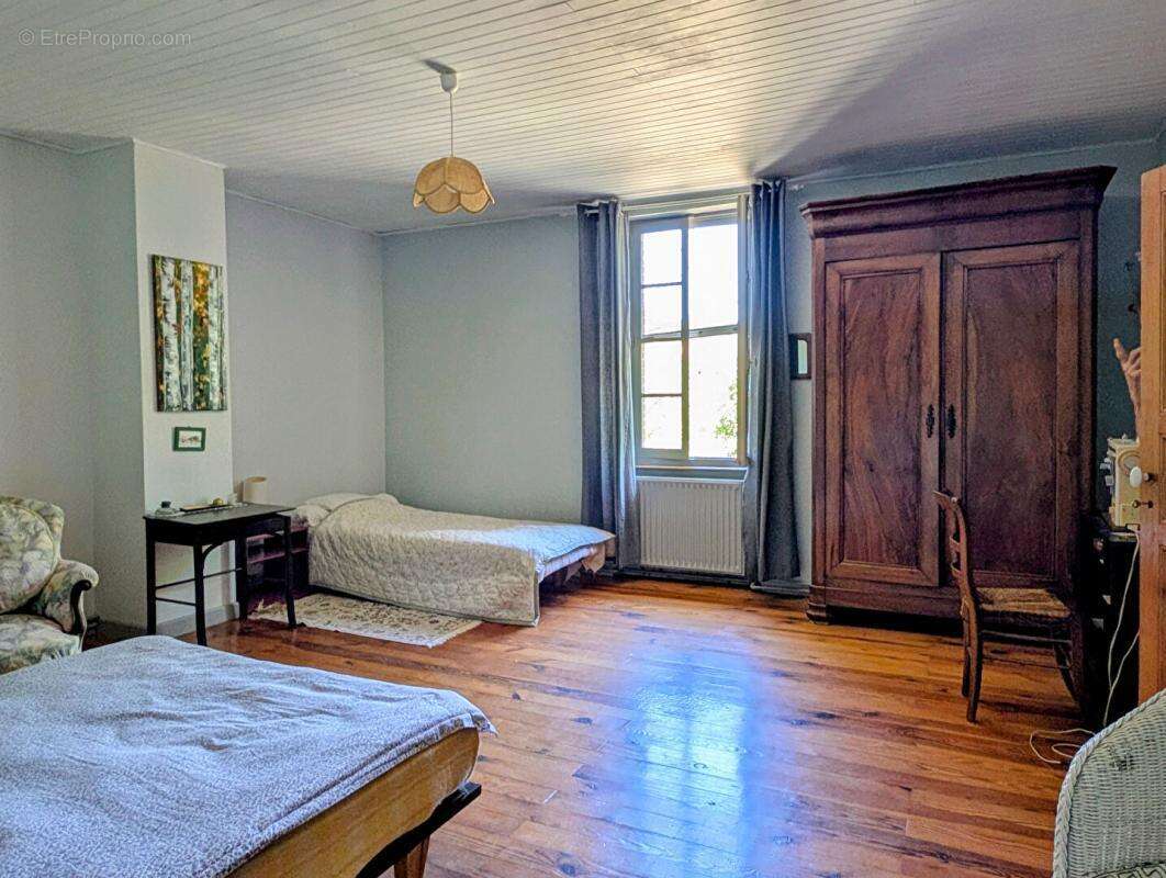 Maison Pouy De Touges 7 pièces 253 m2 avec 14 hectares - photo 10