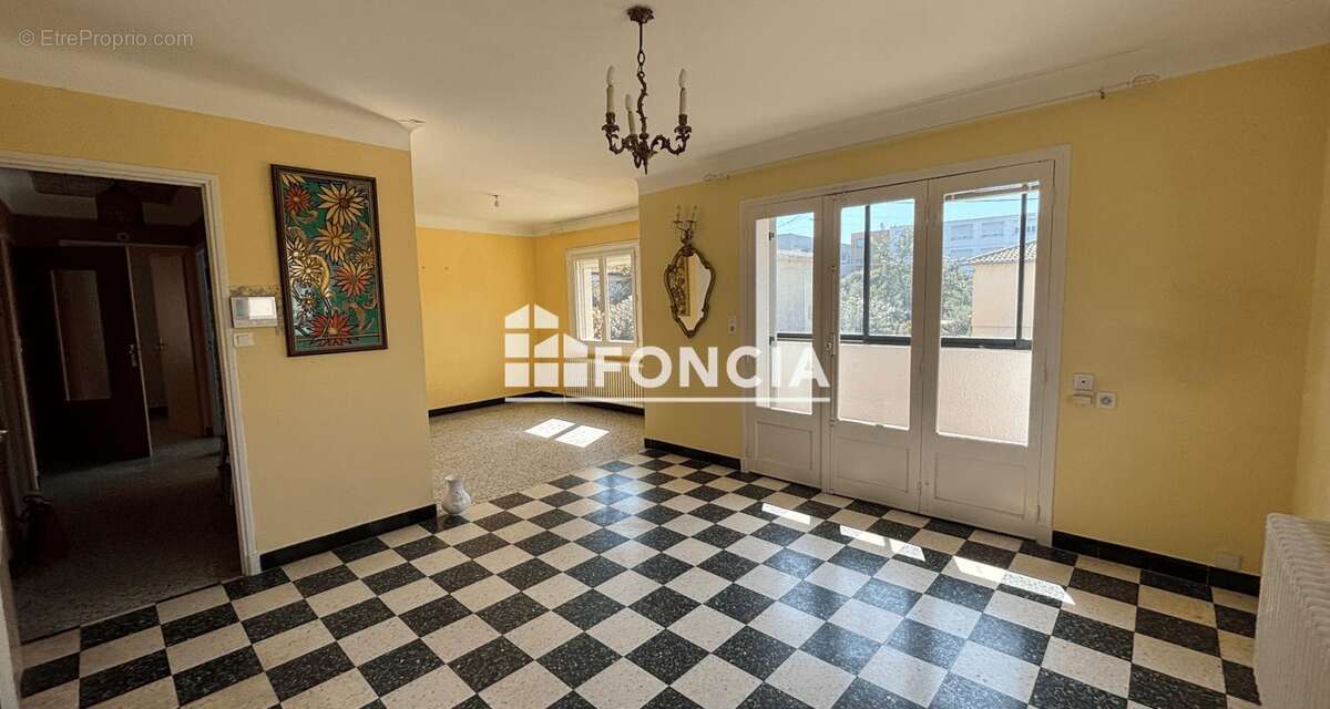 Maison à BAGNOLS-SUR-CEZE