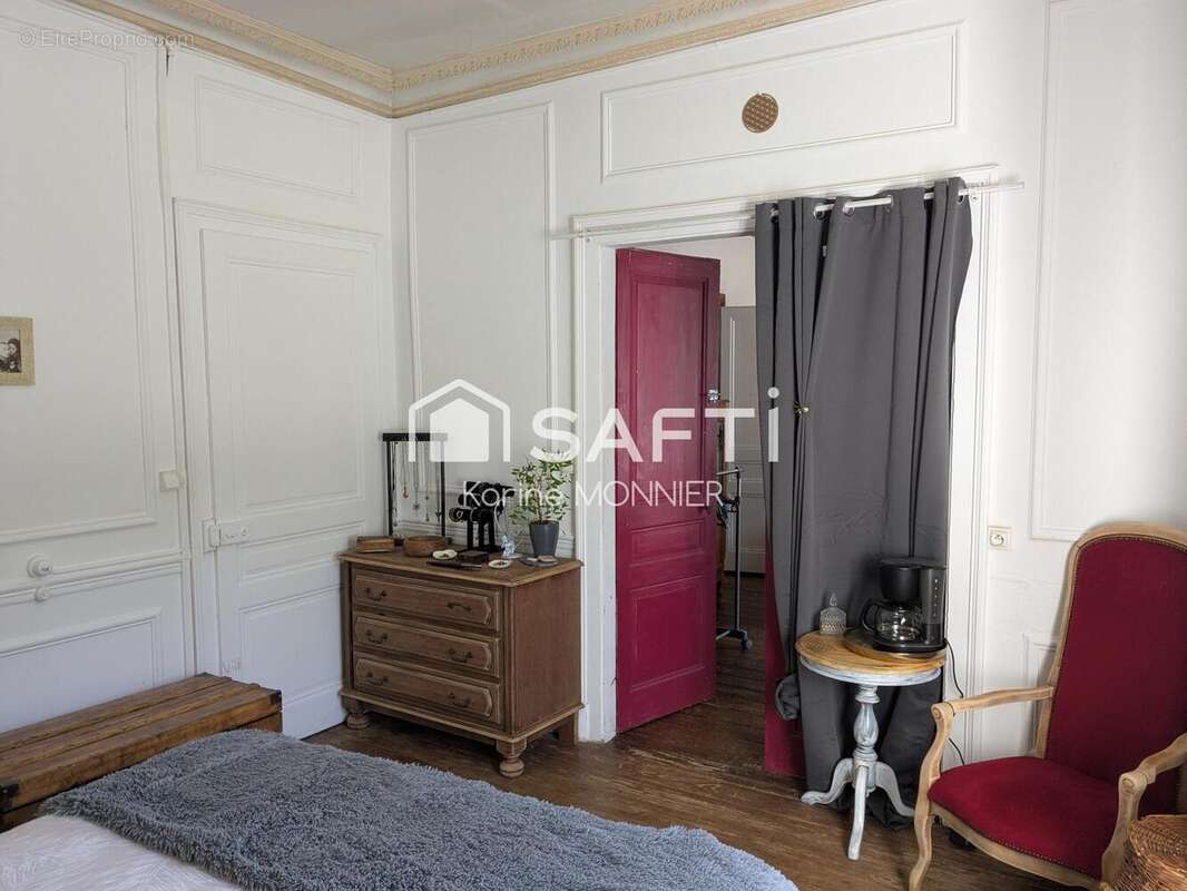 Maison 330 m² à Vers-En-Montagne  - photo 9