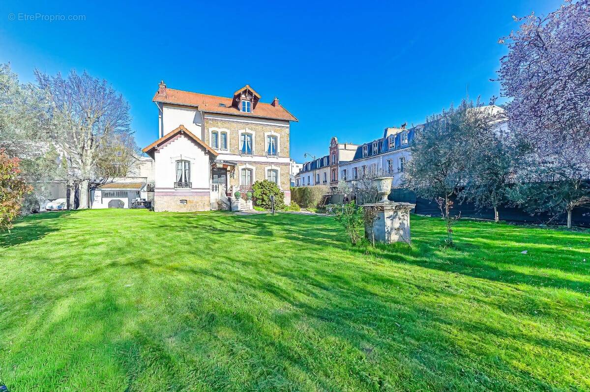 Maison à SAINT-MANDE