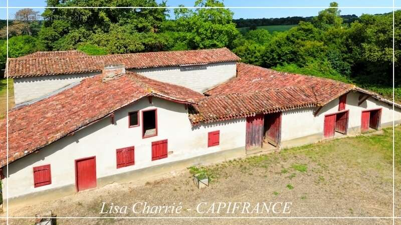 Maison à LE HOUGA