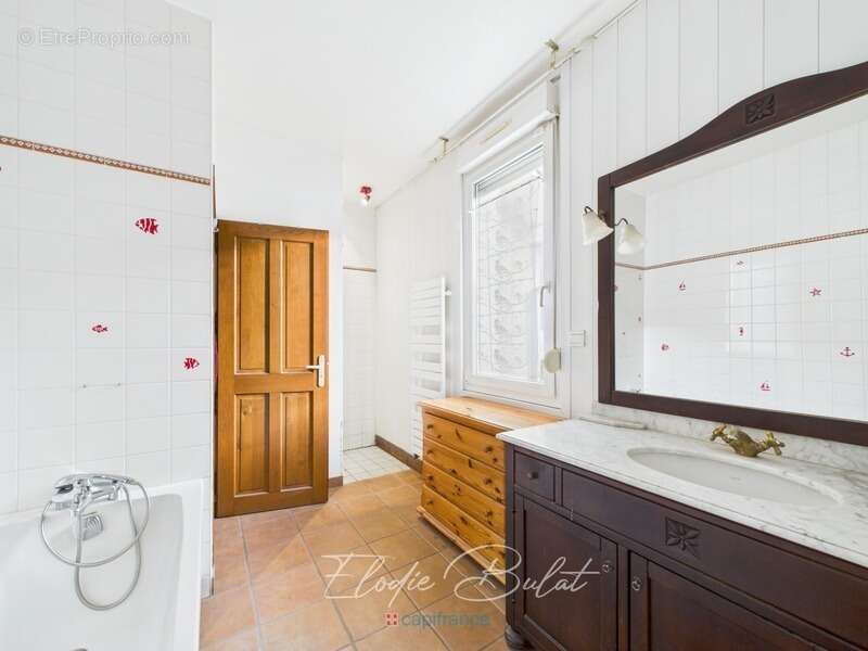 Maison familiale avec piscine, jacuzzi, dépendance de 70 m² et vaste sous-sol - photo 7