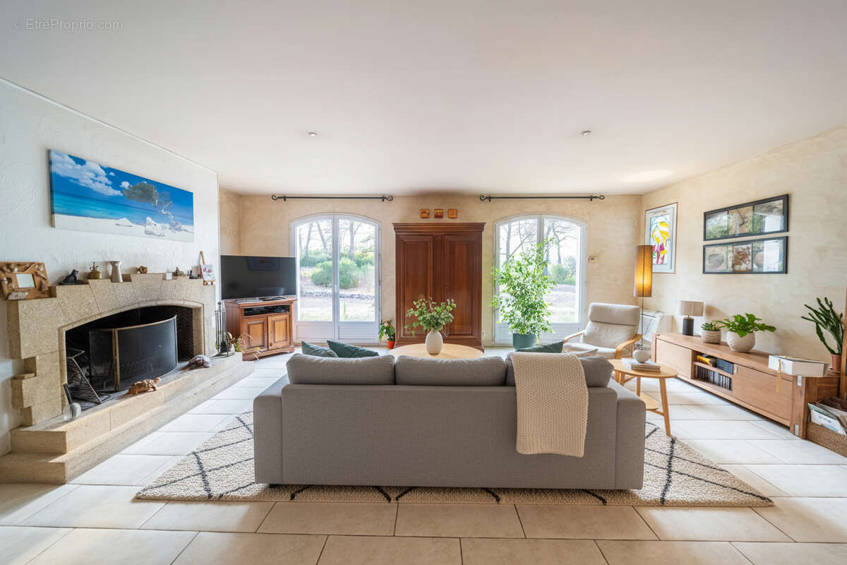 Maison à LE THOLONET