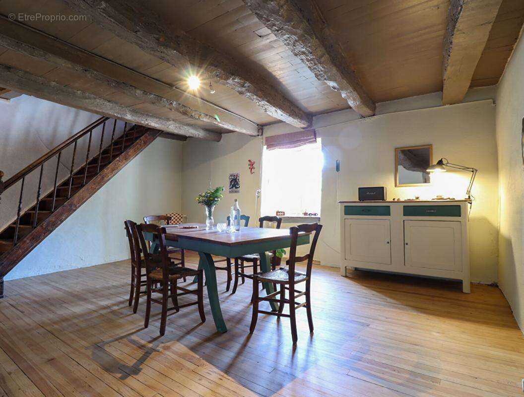 Maison à CASTELNAU-DE-BRASSAC