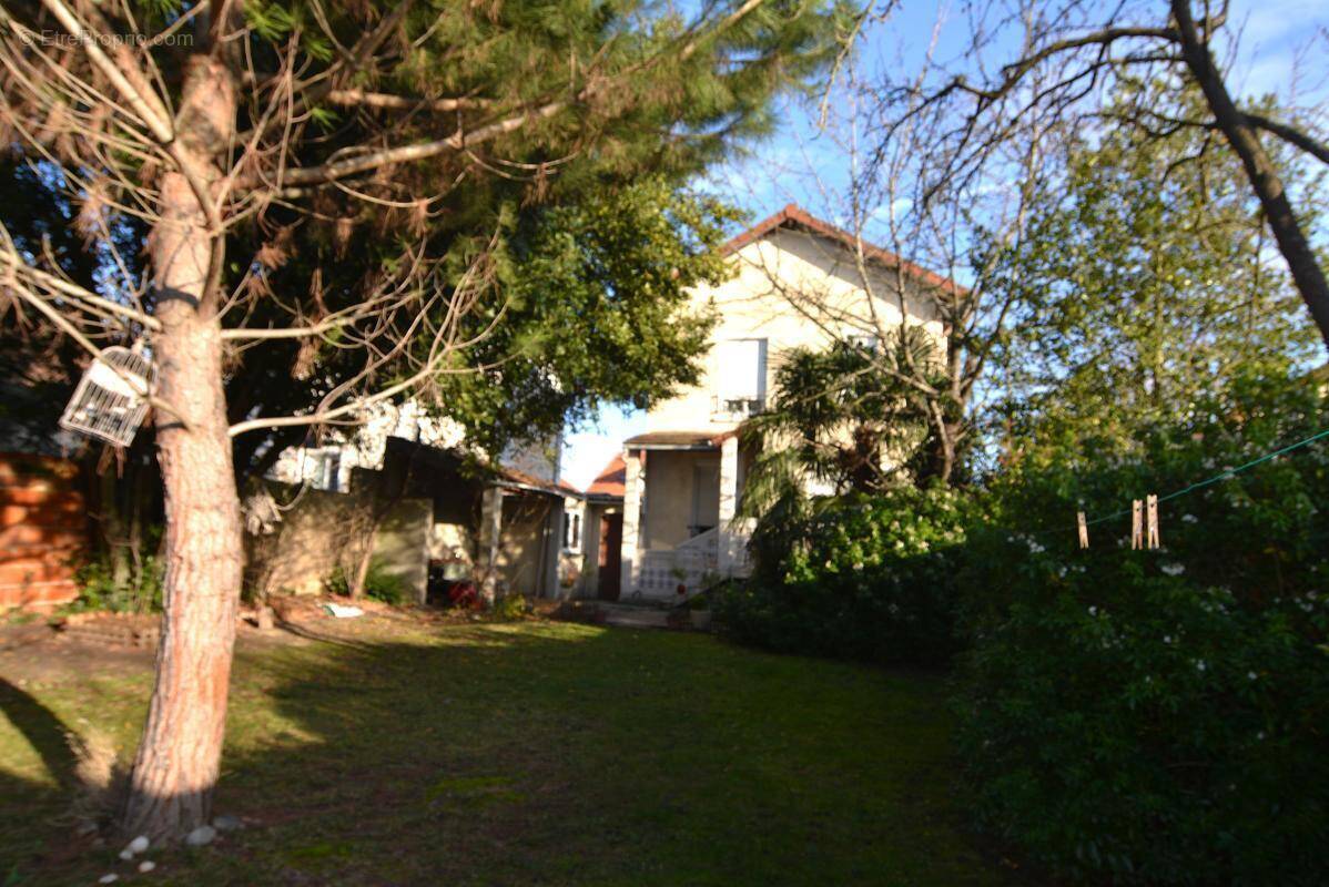 Maison à VILLENEUVE-LE-ROI