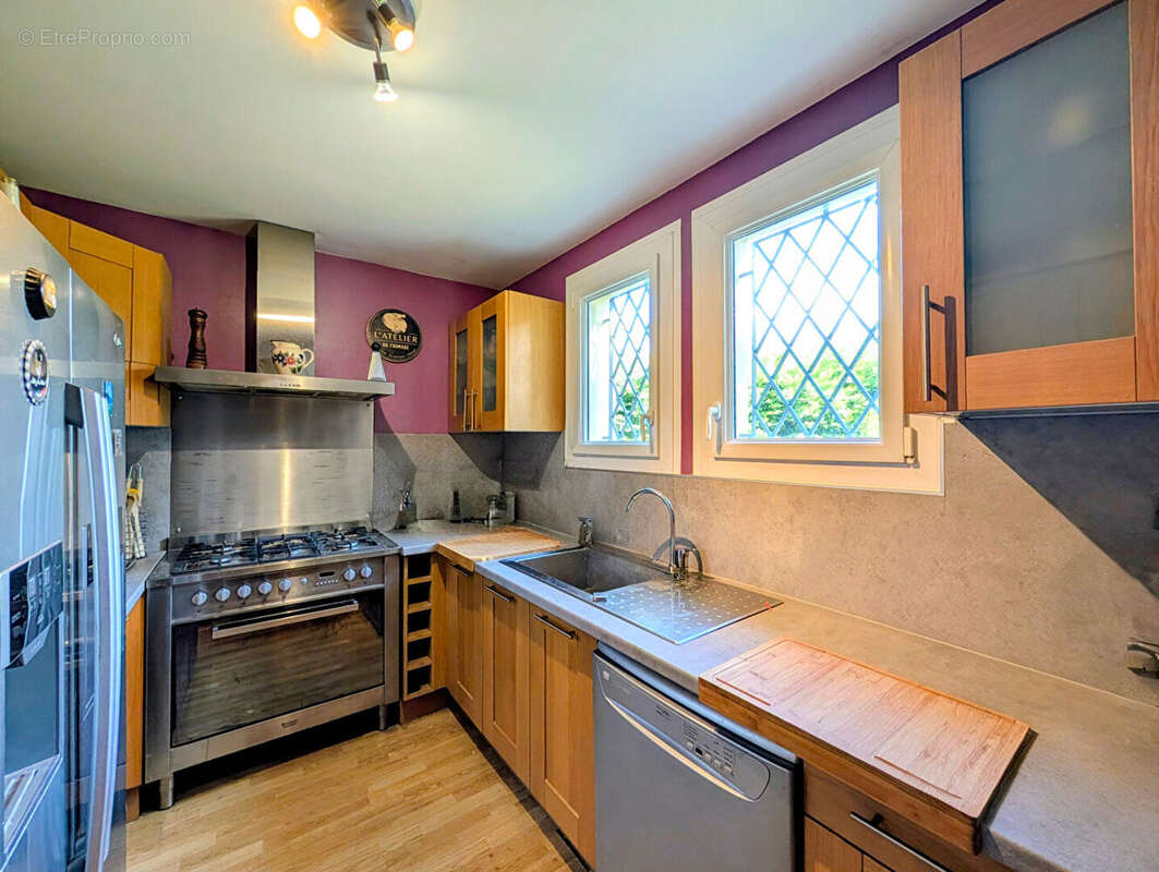 Maison à PUGNY-CHATENOD