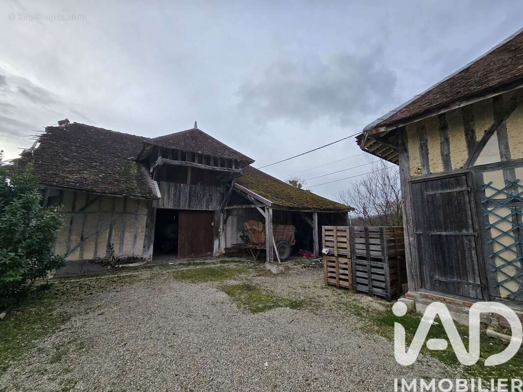 Maison 80 m² à Villechetif  - photo 9