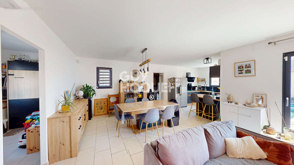 Maison de 2022 de 6 pièces de 123 m² à vendre à Laudun-l'Ardoise avec piscine et garage - photo 4