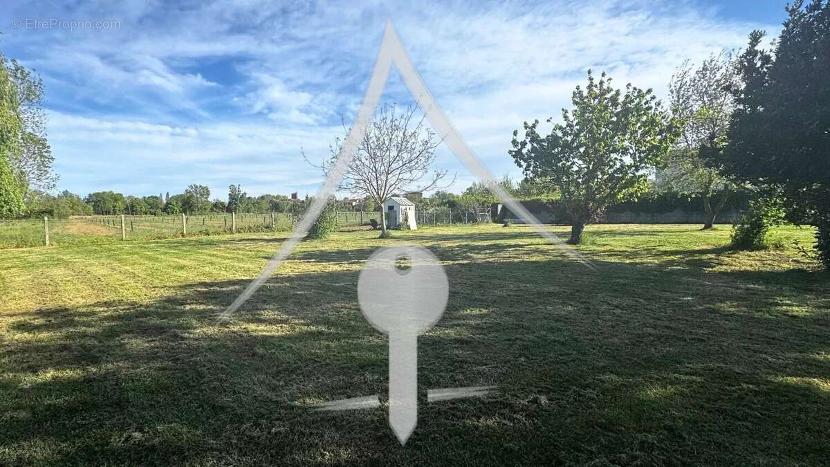 Terrain à LAVERNOSE-LACASSE