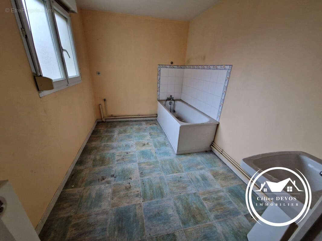 Maison à OYE-PLAGE