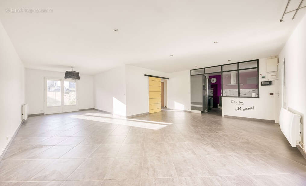 Maison à OZOIR-LA-FERRIERE