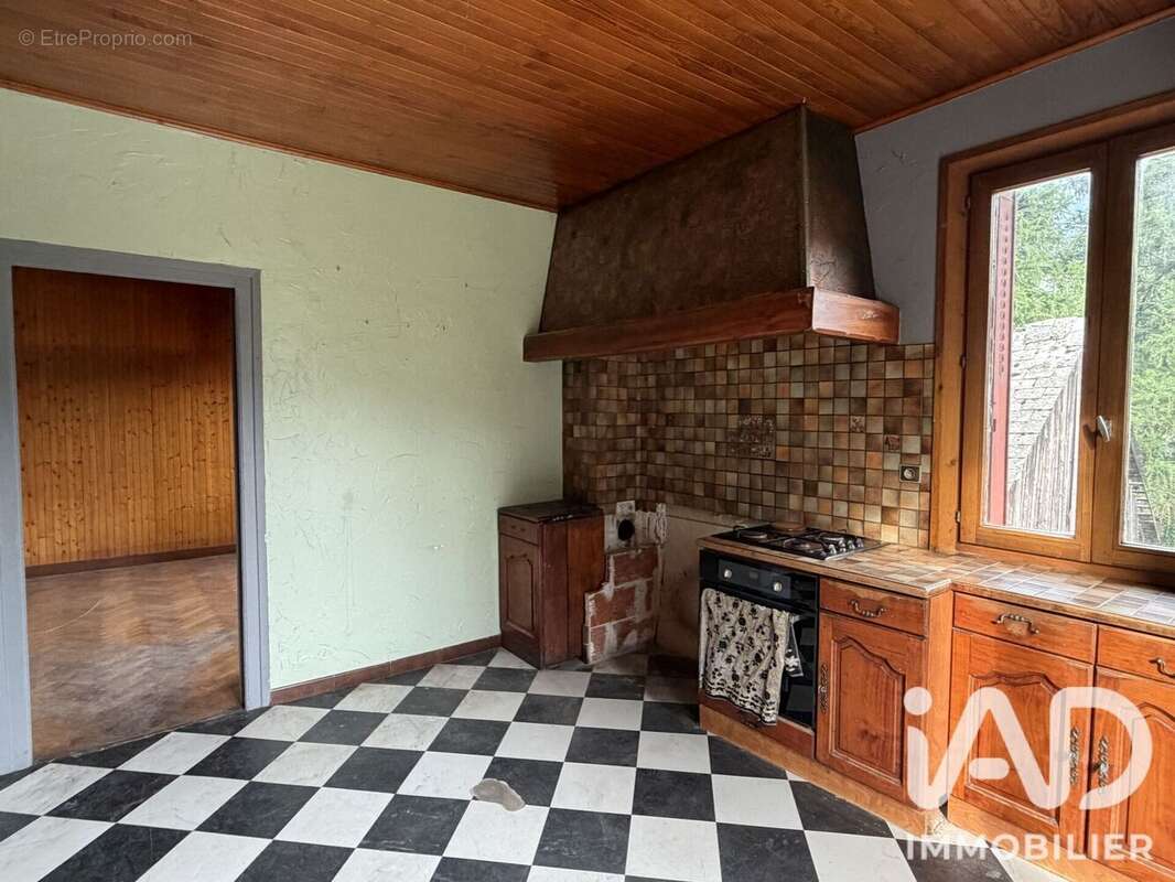 Maison 59 m² à Saint-Alban-Des-Hurtieres  - photo 2