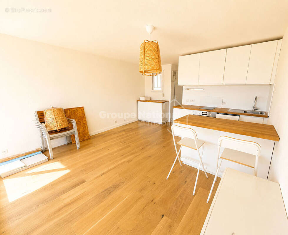 Appartement P2 vue jardins et bateaux + place parking - photo 3