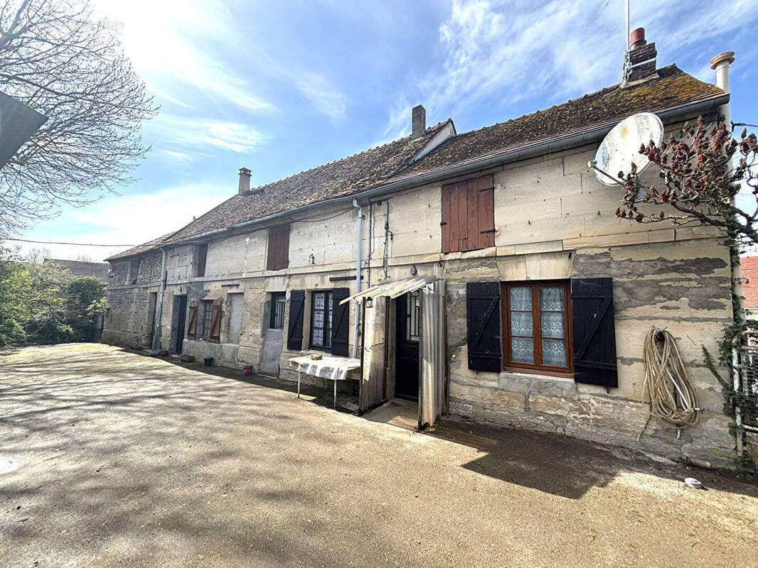 Maison à ULLY-SAINT-GEORGES