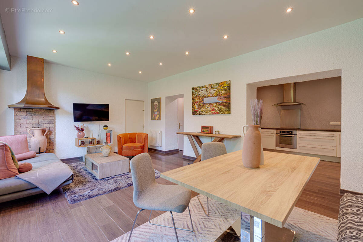 Appartement à EVIAN-LES-BAINS