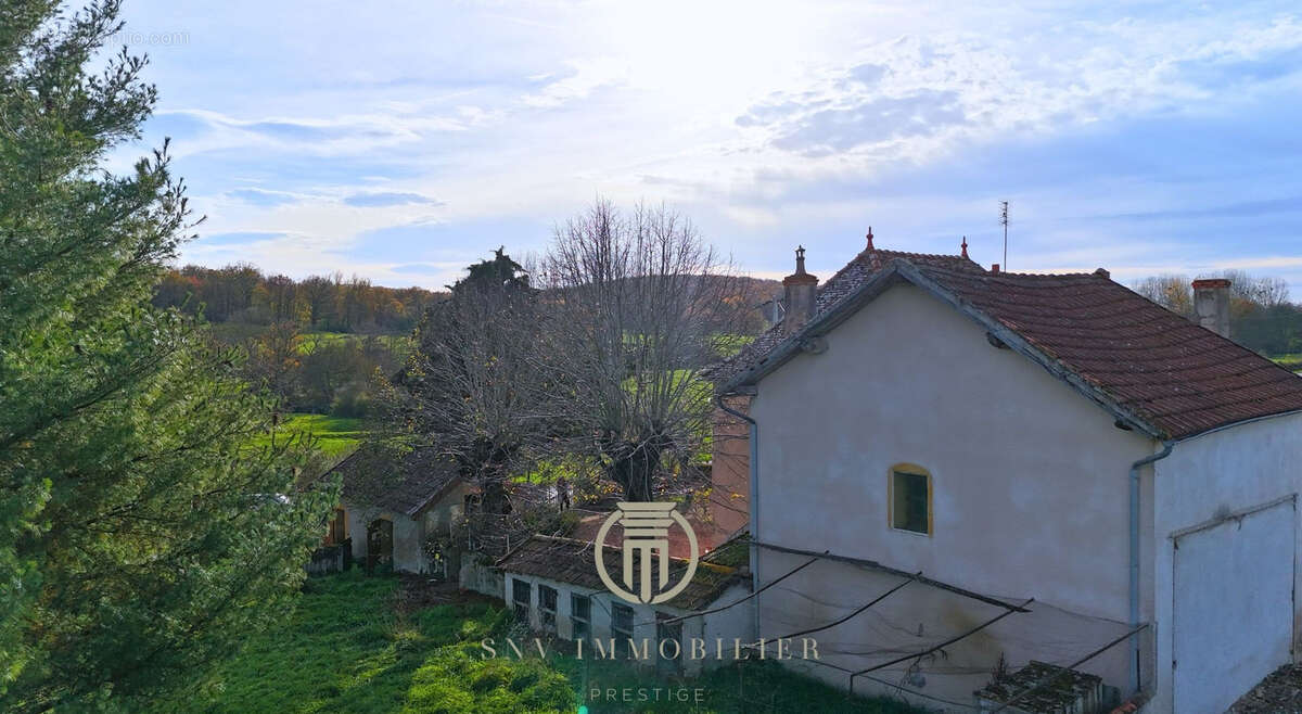 Maison à BOURG-LE-COMTE