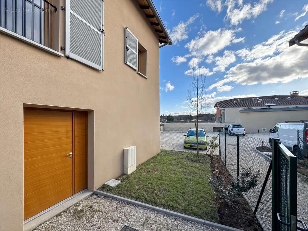Plateau Duplex avec Jardin à Aménager - Hyper Centre Village - photo 4