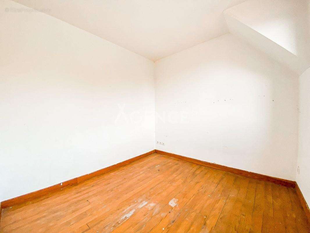 Maison à SAINT-MOMELIN