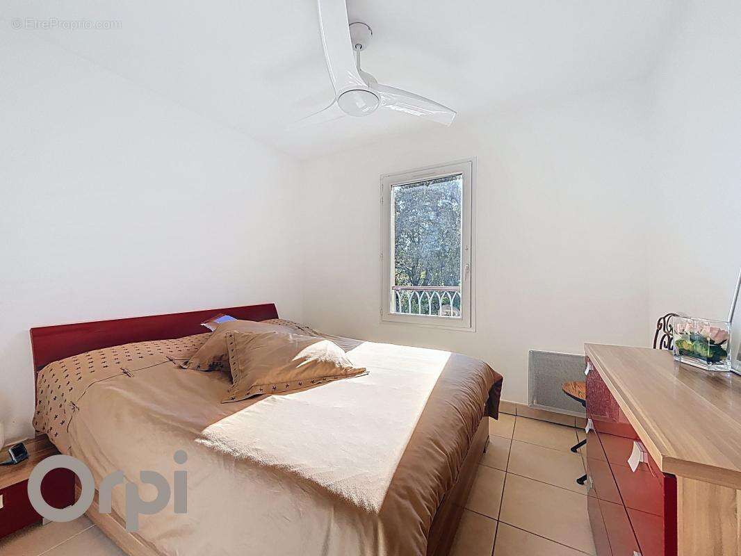 Maison à ROQUEBRUNE-SUR-ARGENS