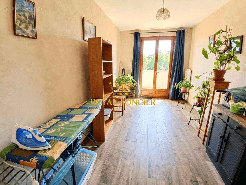 Maison 88 m² à Dange-Saint-Romain  - photo 9